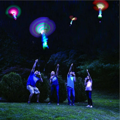 📢50% RABATT💓 LED Helikopterskjutare – Lysande & Spektakulär, Skjuter upp till 36 Meter! ⏰ I Lager
